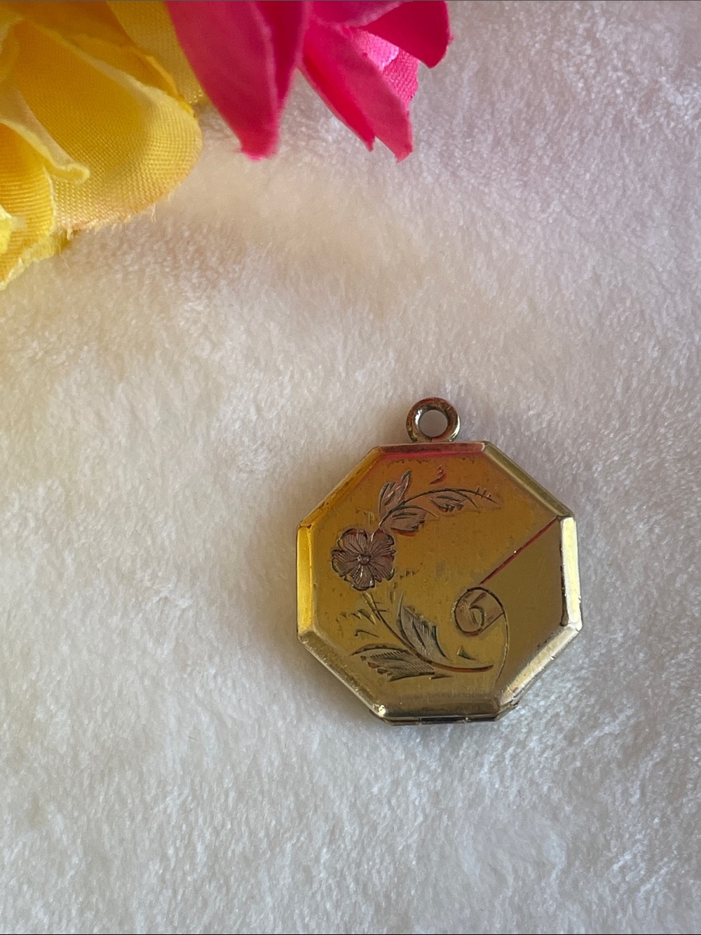 Antique B CO 1/10-14k GF Gold Filled Octagon Tricolor Floral Locket Pendant - Picture 11 of 11